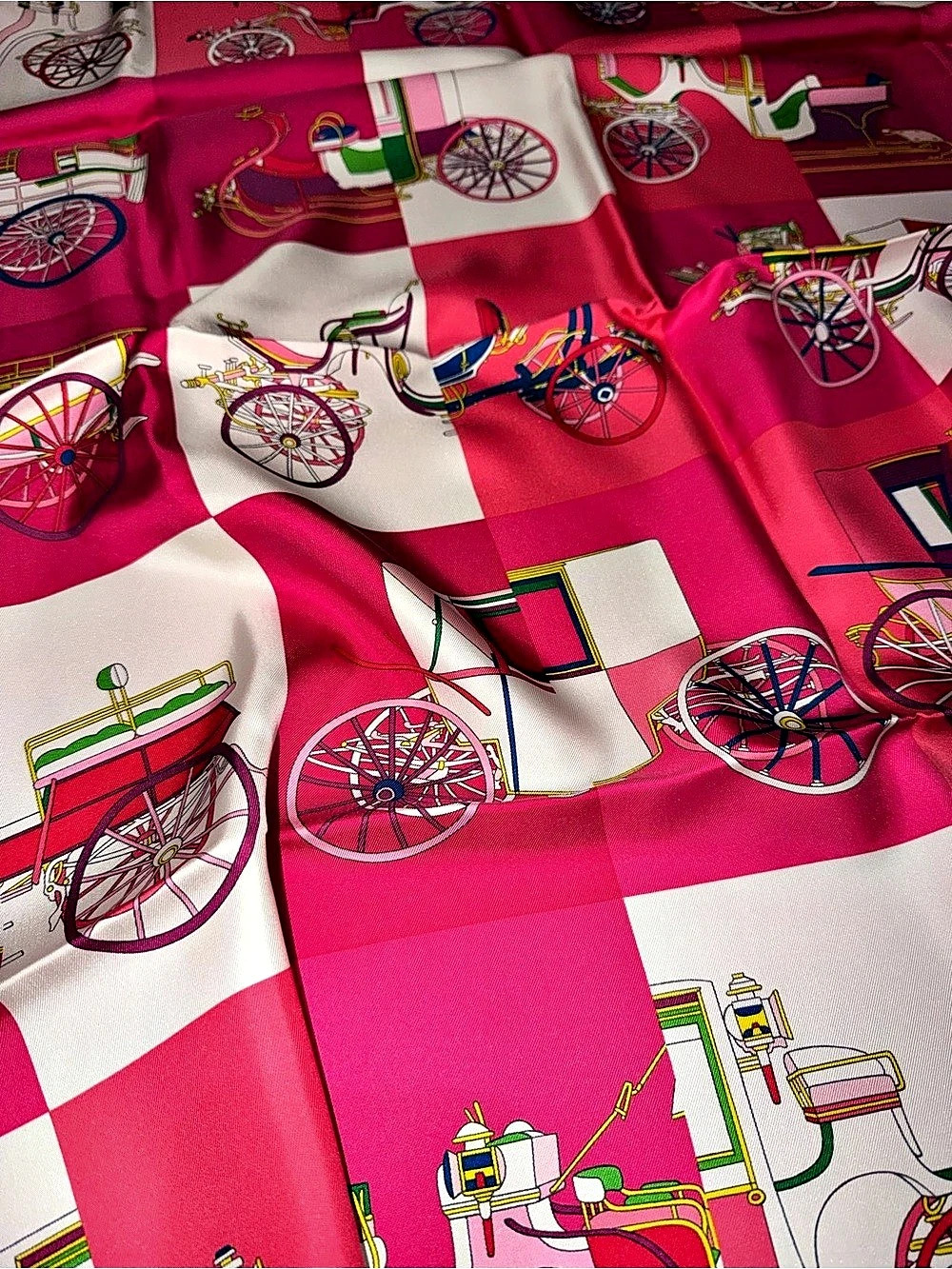 Hermès Voitures Exquises Carré 90 Scarf Pink & White - Picture 4 of 4
